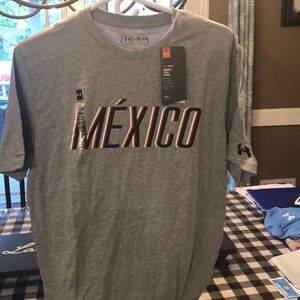 Men’s medium Under Armour Heat Gear T-shirt